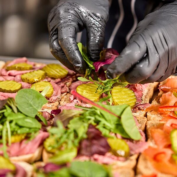 showbites-team-making-sandwiches2